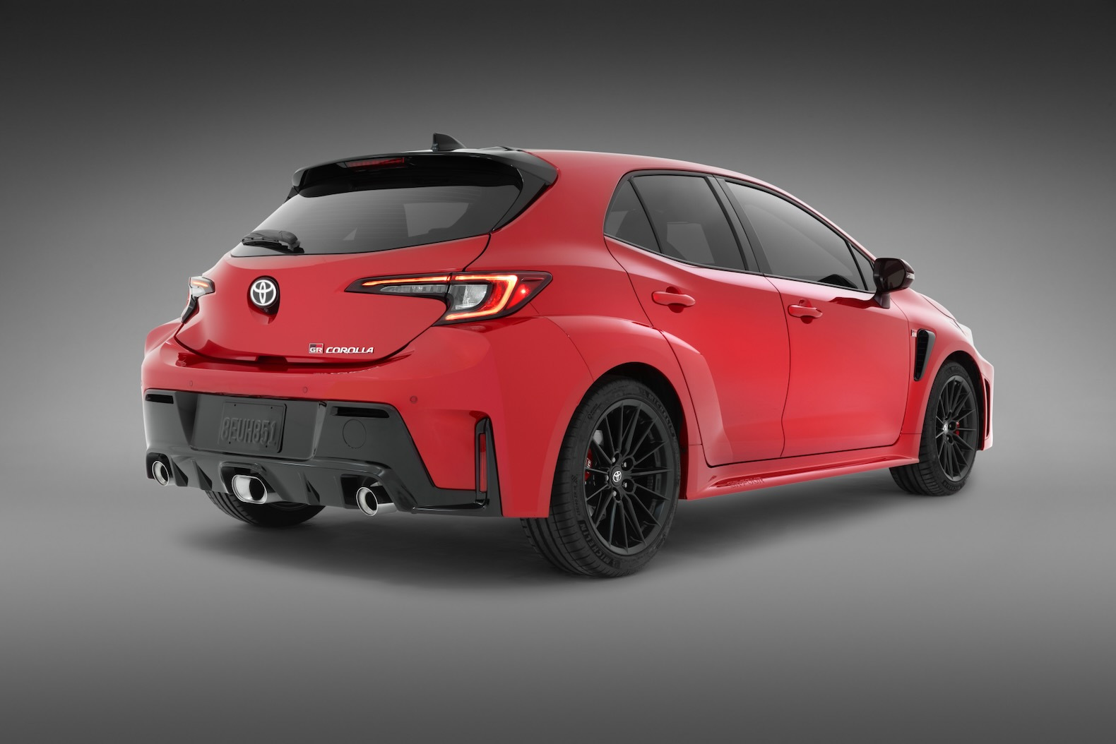 2025_Toyota_GR_Corolla_SurpersonicRed_004