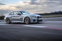 P90600844_highRes_the-new-bmw-m2-cs