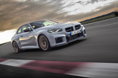 P90600847_highRes_the-new-bmw-m2-cs