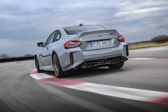 P90600849_highRes_the-new-bmw-m2-cs