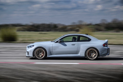 P90600854_highRes_the-new-bmw-m2-cs