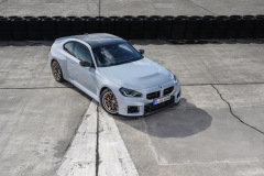P90600872_highRes_the-new-bmw-m2-cs