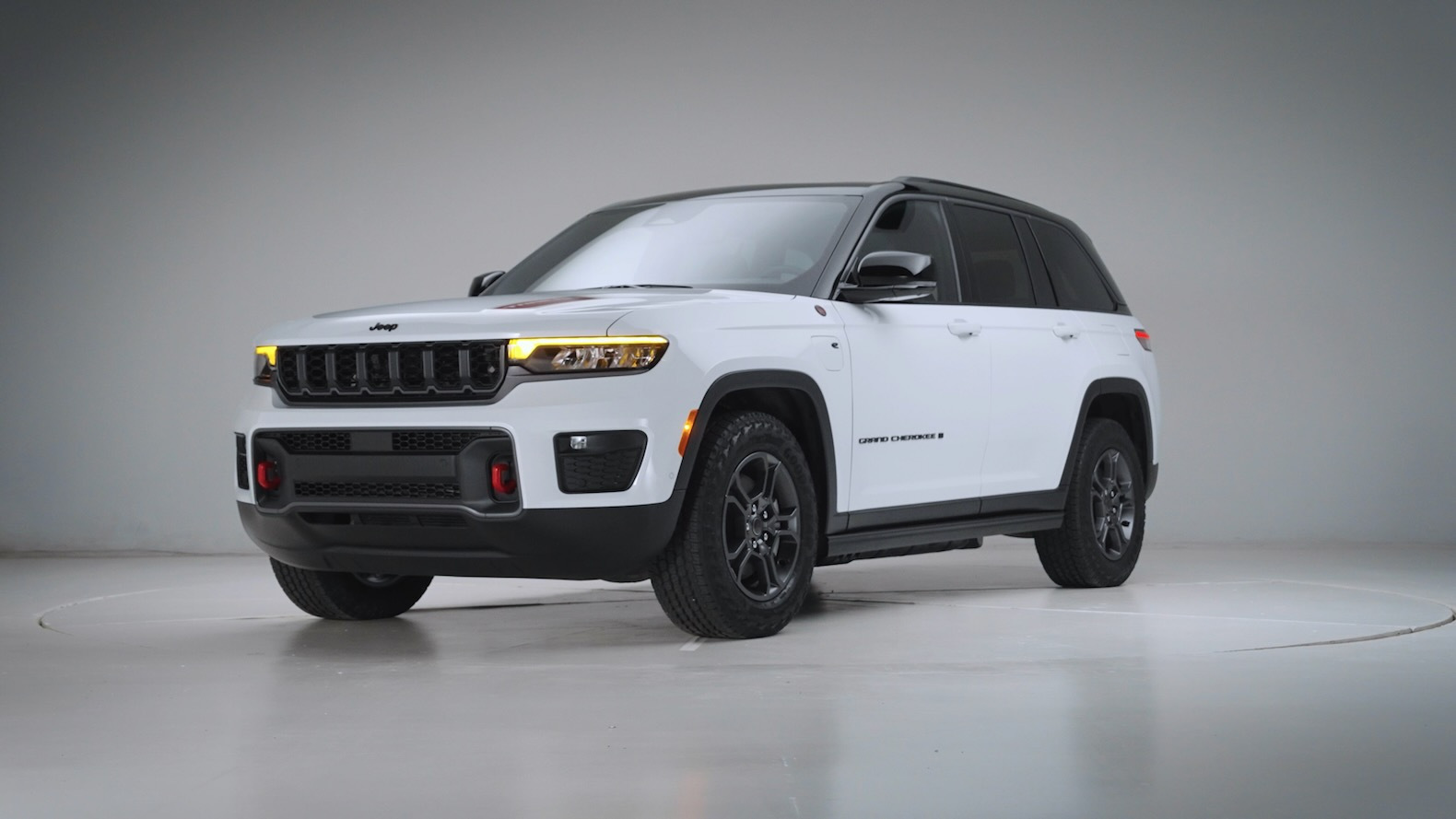 2026 Jeep® Grand Cherokee Trailhawk 4xe, front three-quarter view 2026 Jeep® Grand Cherokee Trailhawk 4xe, front three-quarter view