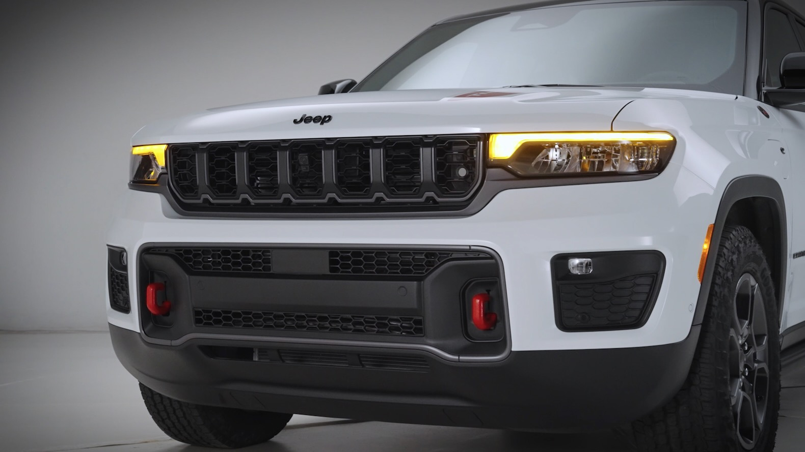 2026 Jeep® Grand Cherokee Trailhawk 4xe grille 2026 Jeep® Grand Cherokee Trailhawk 4xe grille