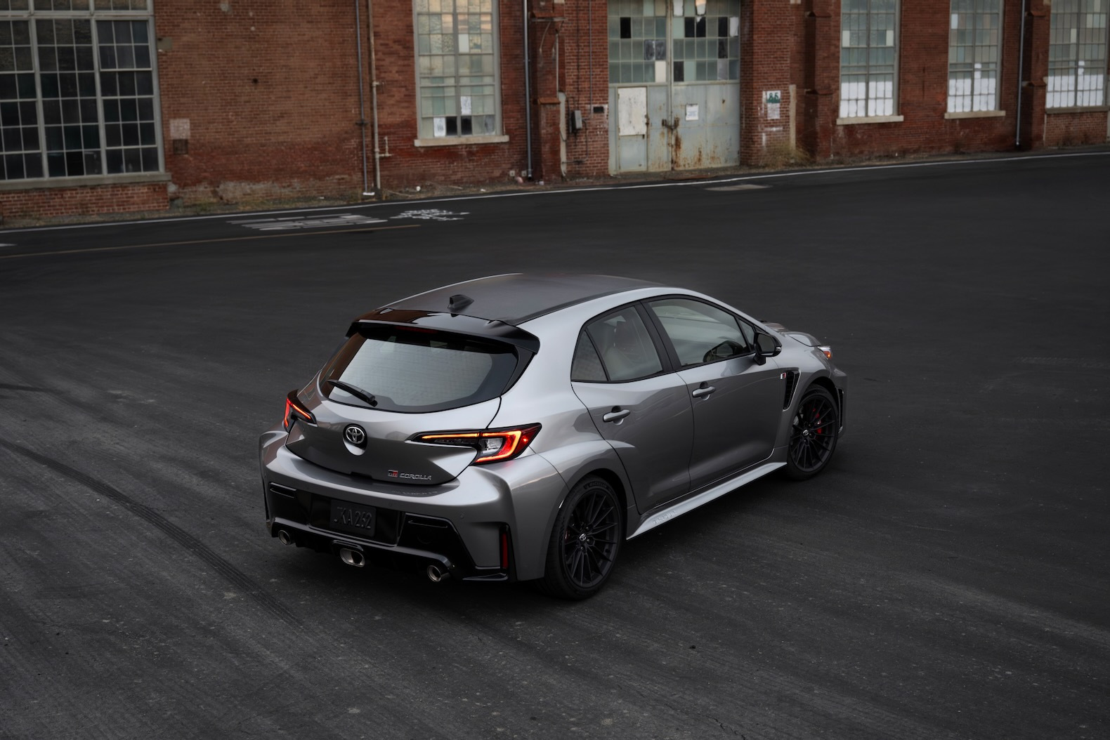 2026_Toyota_GRCorolla_GR-Four_PremiumPlus_HeavyMetal_008