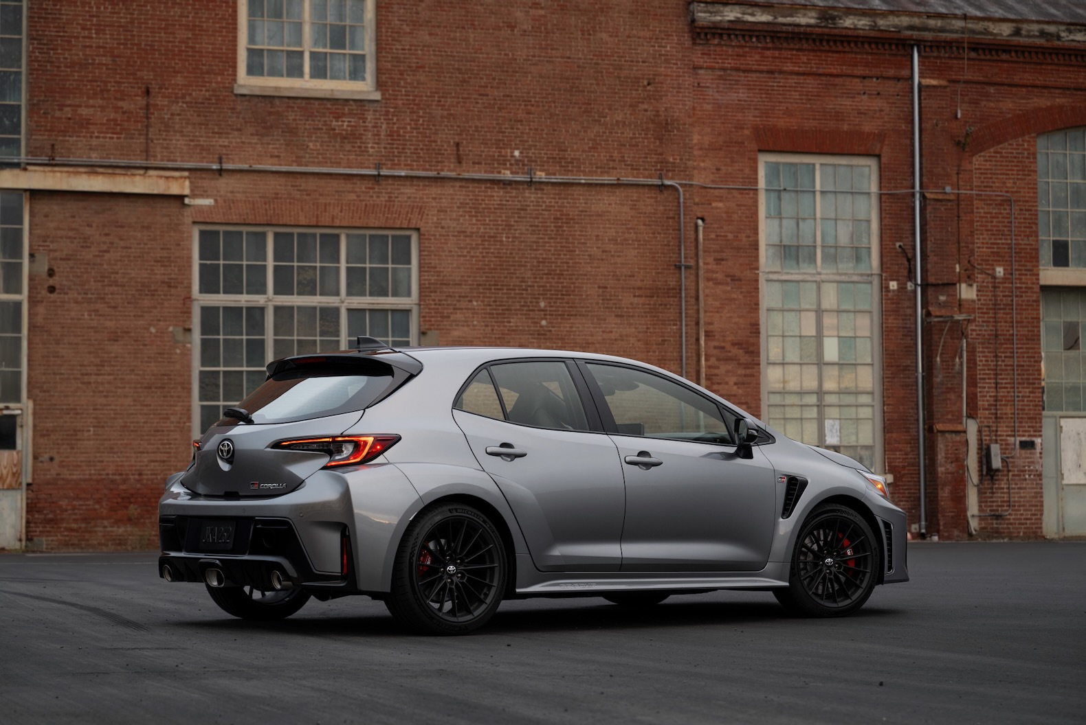 2026_Toyota_GRCorolla_GR-Four_PremiumPlus_HeavyMetal_010