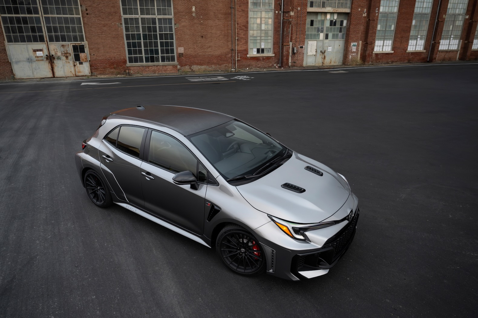 2026_Toyota_GRCorolla_GR-Four_PremiumPlus_HeavyMetal_011