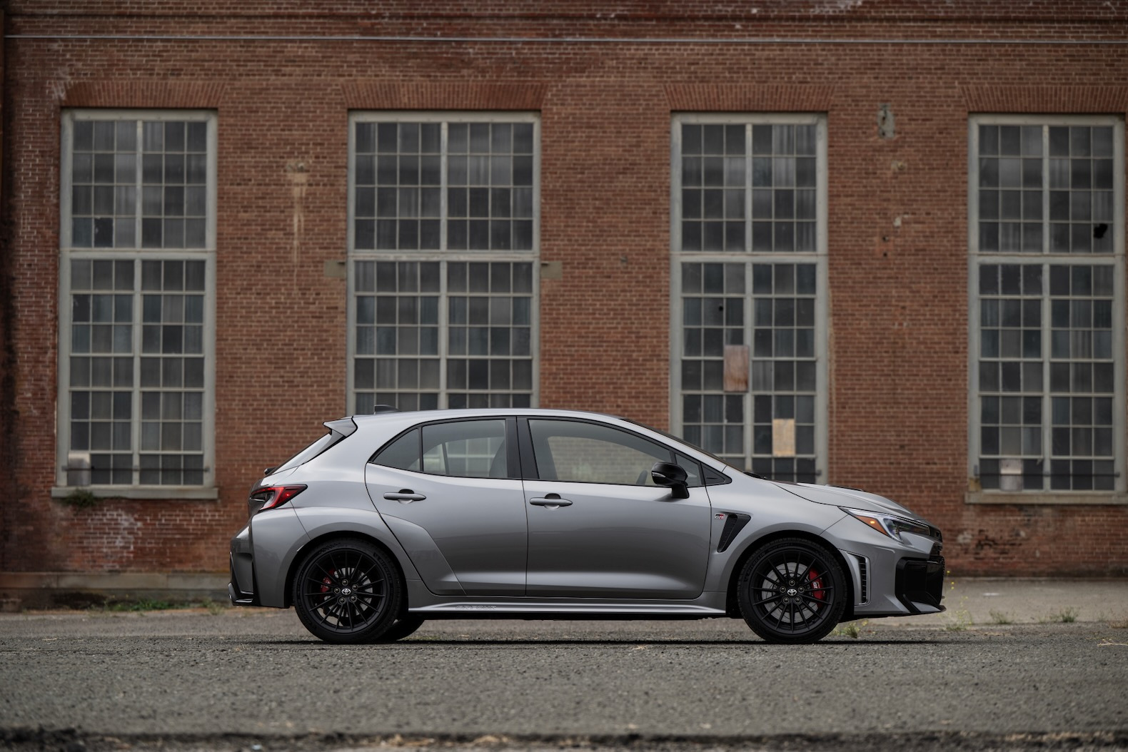 2026_Toyota_GRCorolla_GR-Four_PremiumPlus_HeavyMetal_014