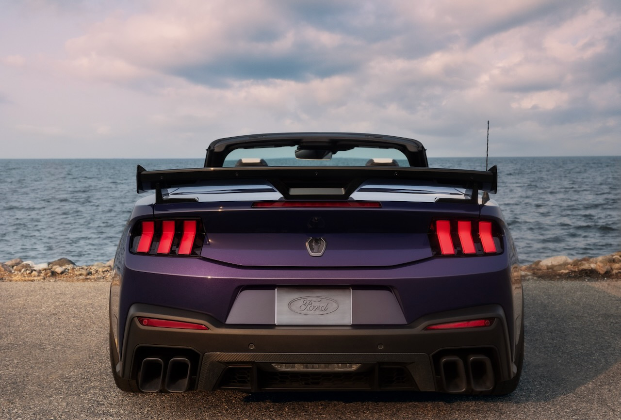 Ford Mustang Dark Horse SC Convertible