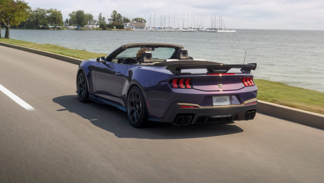 Ford Mustang Dark Horse SC Convertible