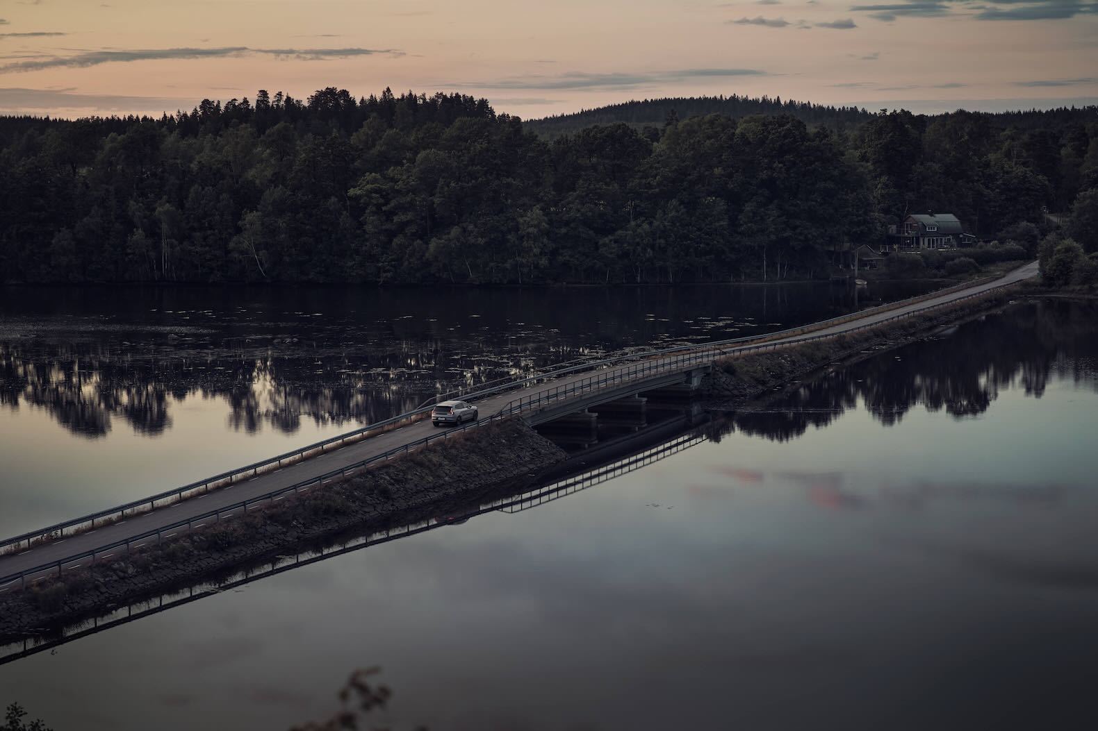 Volvo Cars reveals the new XC70 – a plug-in hybrid for every journey