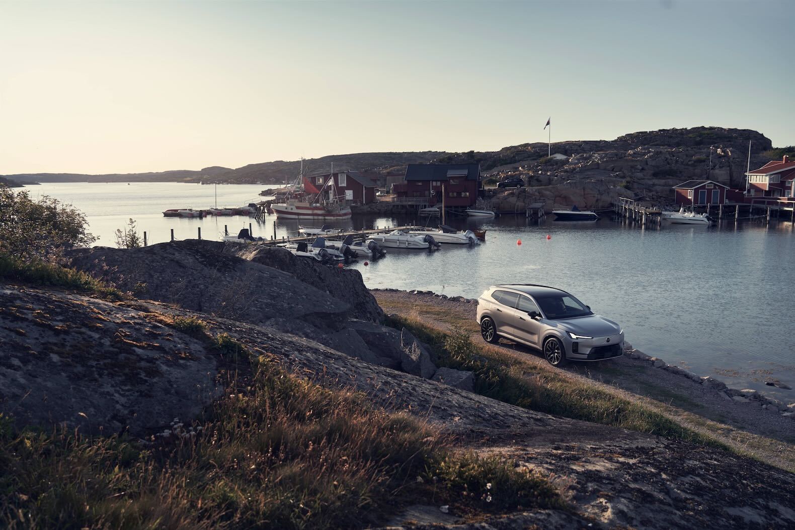 Volvo Cars reveals the new XC70 – a plug-in hybrid for every journey