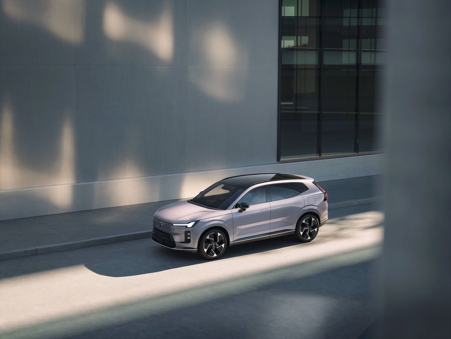Volvo Cars reveals the new XC70 – a plug-in hybrid for every journey