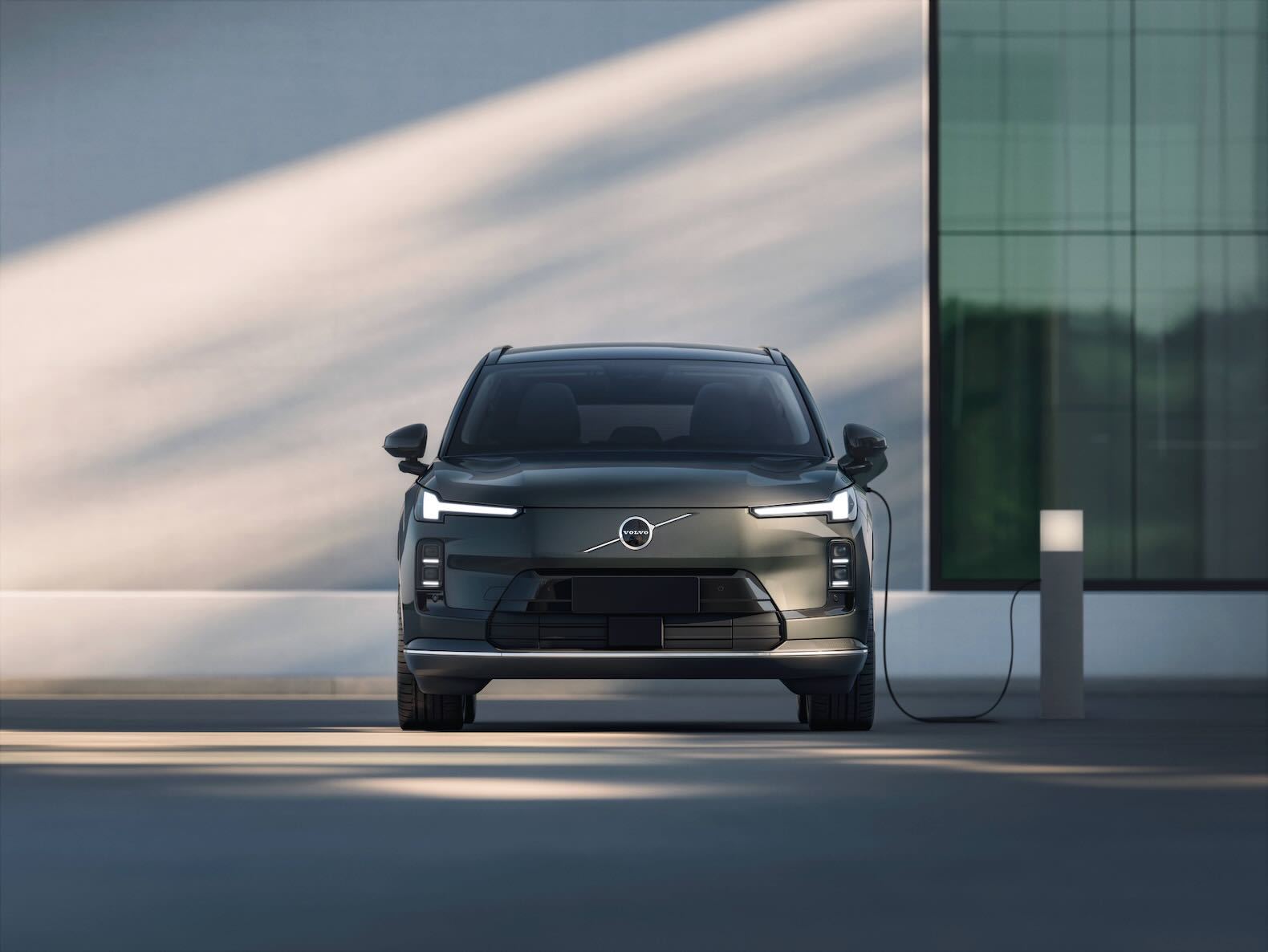 Volvo Cars reveals the new XC70 – a plug-in hybrid for every journey