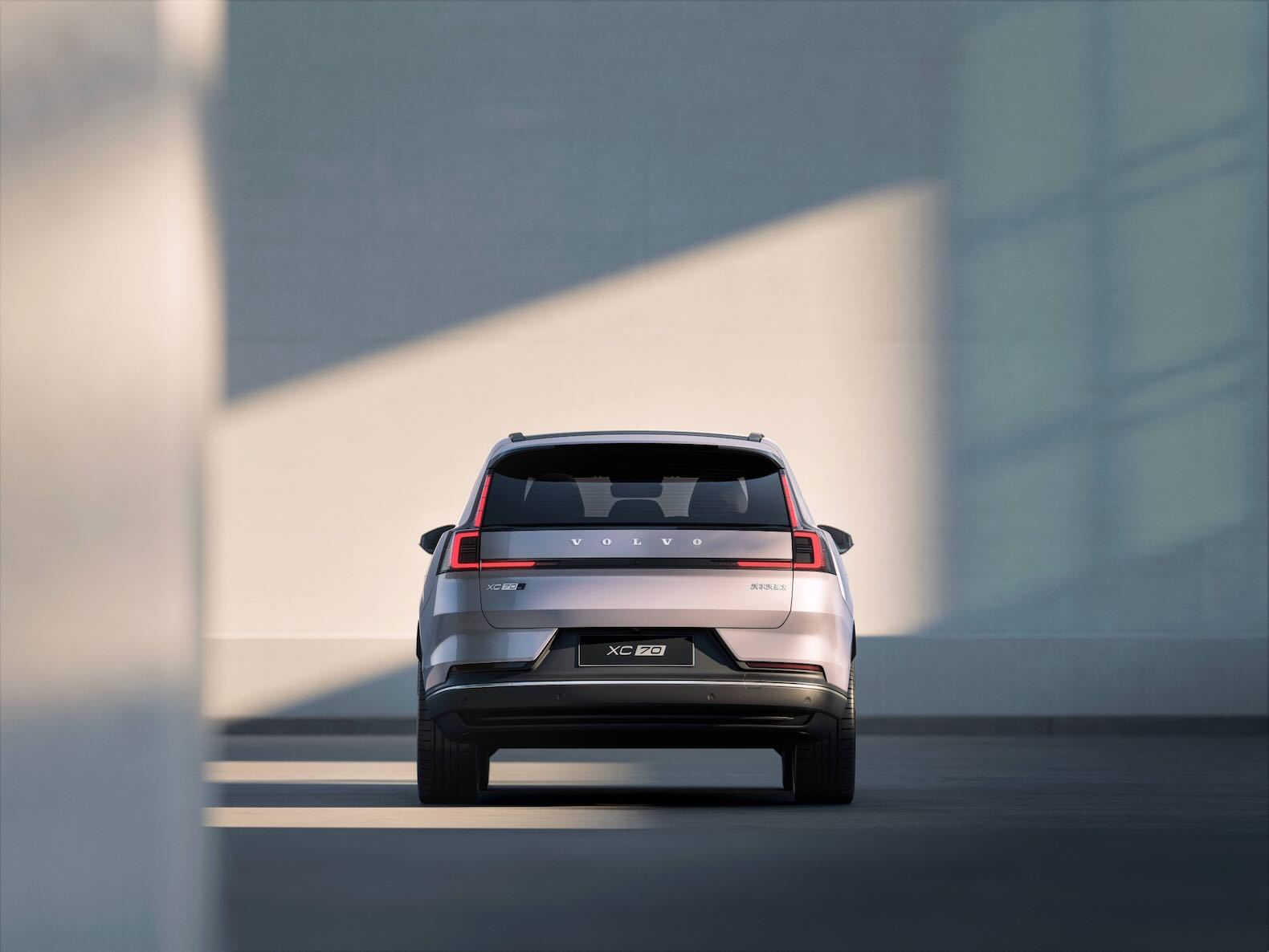 Volvo Cars reveals the new XC70 – a plug-in hybrid for every journey