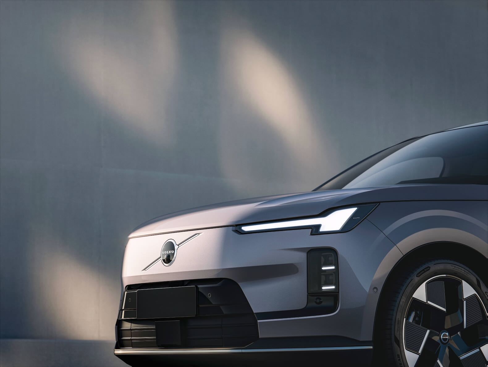 Volvo Cars reveals the new XC70 – a plug-in hybrid for every journey