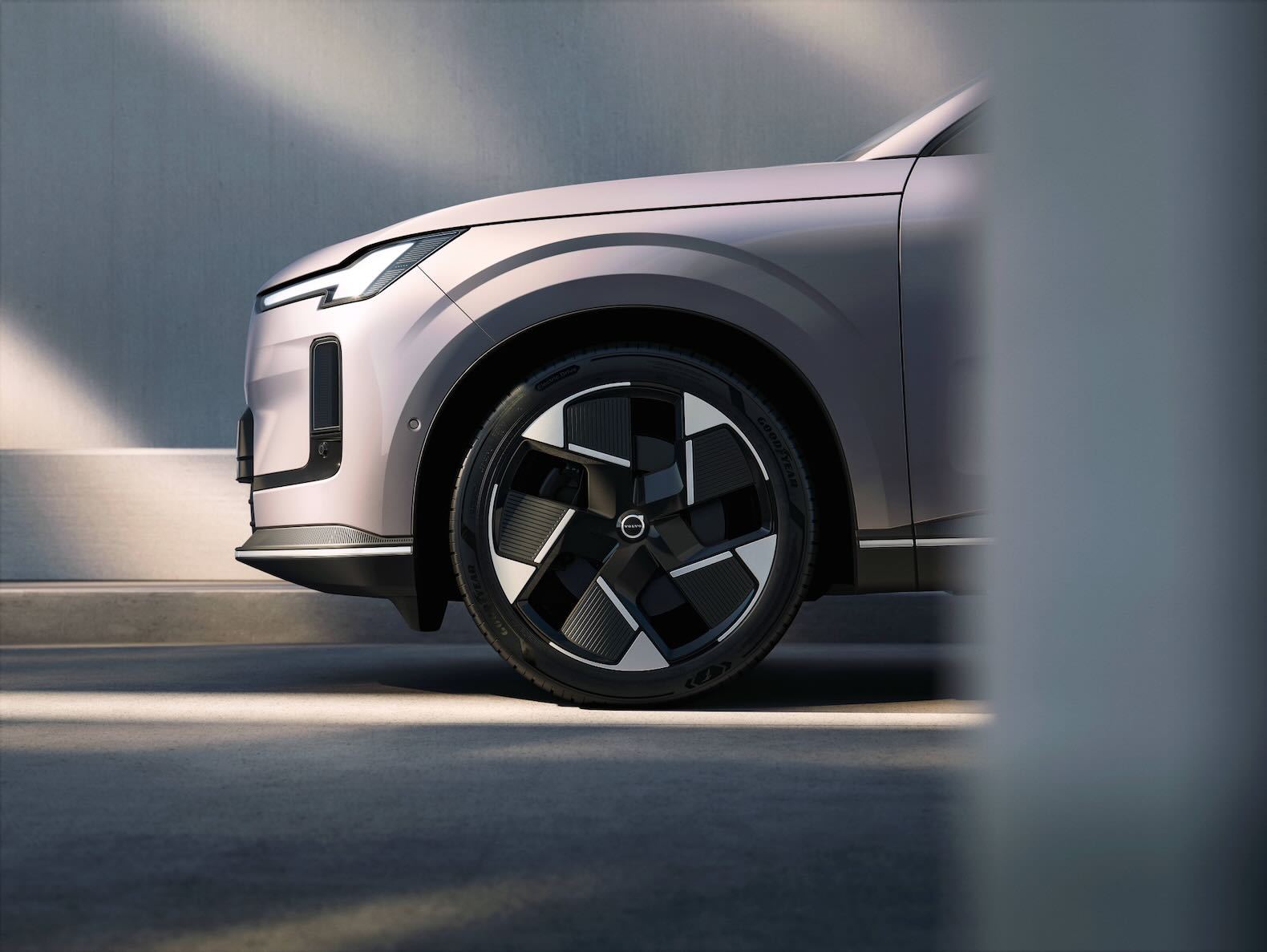 Volvo Cars reveals the new XC70 – a plug-in hybrid for every journey