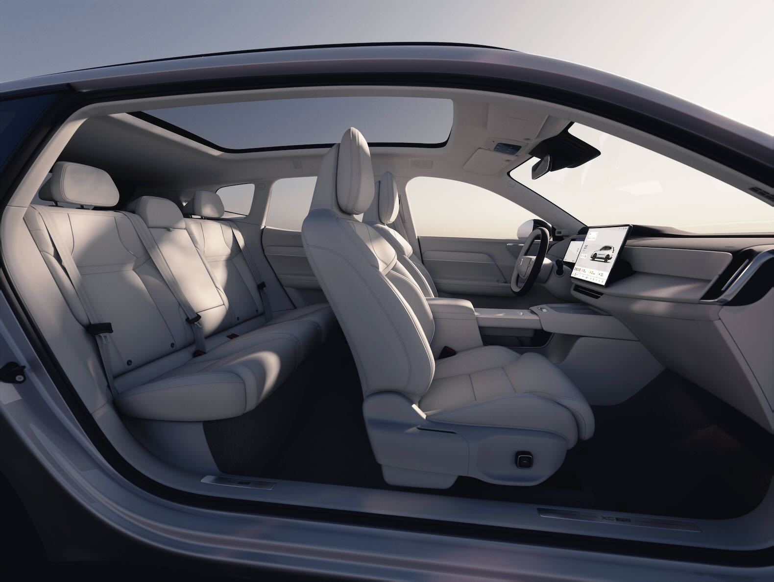 Volvo Cars reveals the new XC70 – a plug-in hybrid for every journey
