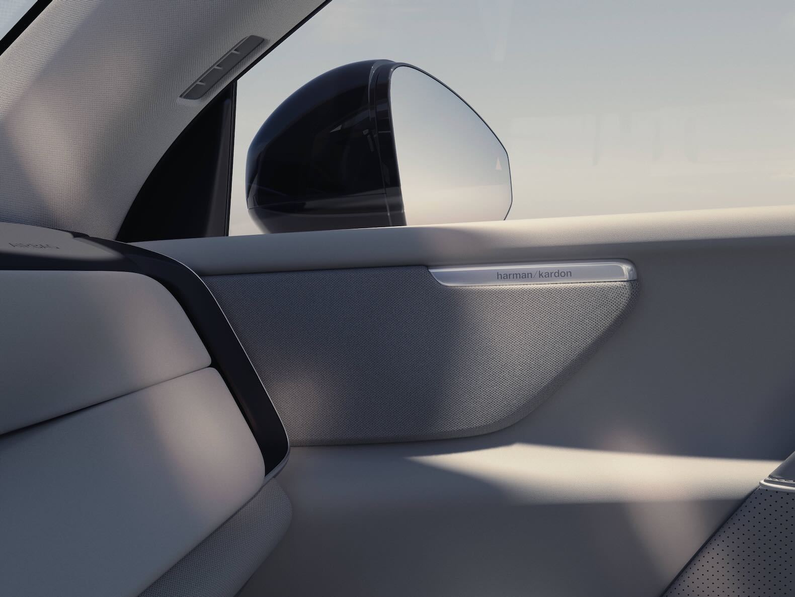 Volvo Cars reveals the new XC70 – a plug-in hybrid for every journey