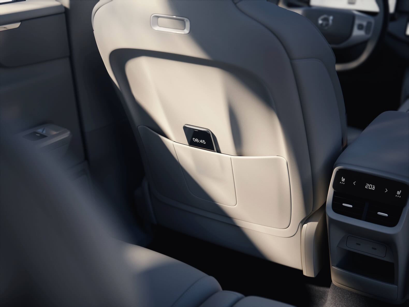 Volvo Cars reveals the new XC70 – a plug-in hybrid for every journey