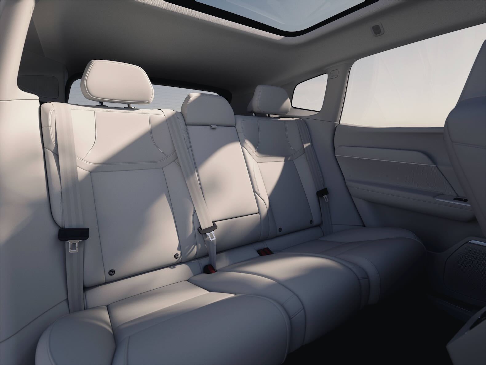Volvo Cars reveals the new XC70 – a plug-in hybrid for every journey