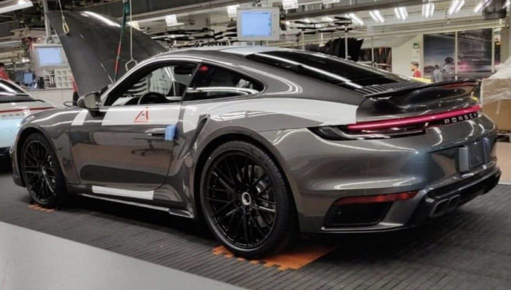 2020 Porsche 911 Turbo Leak