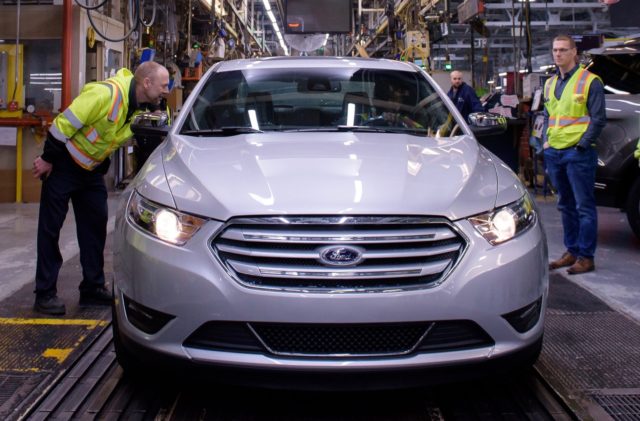 The last Ford Taurus has rolled off the production line 2019 Ford Taurus