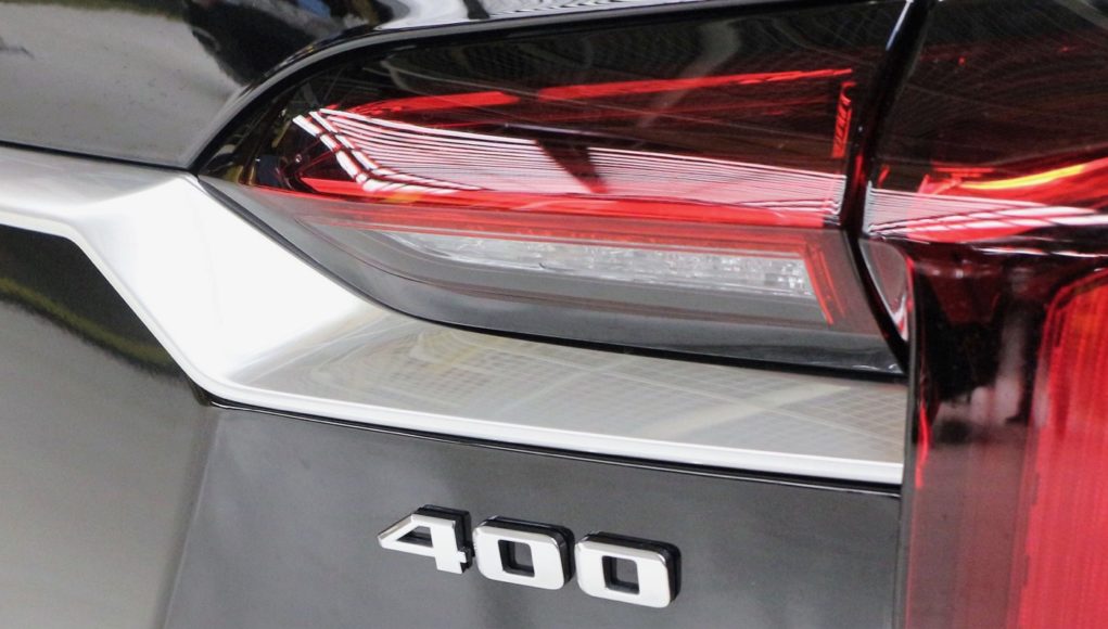 2020 Cadillac XT6 400 badge