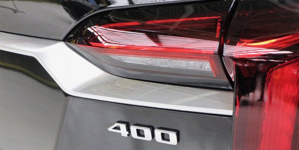 2020 Cadillac XT6 400 badge