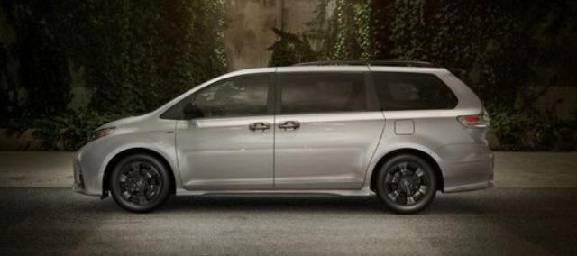 2020 Toyota Sienna SE Nightshade Edition blacks out the minivan 2020 Toyota Sienna