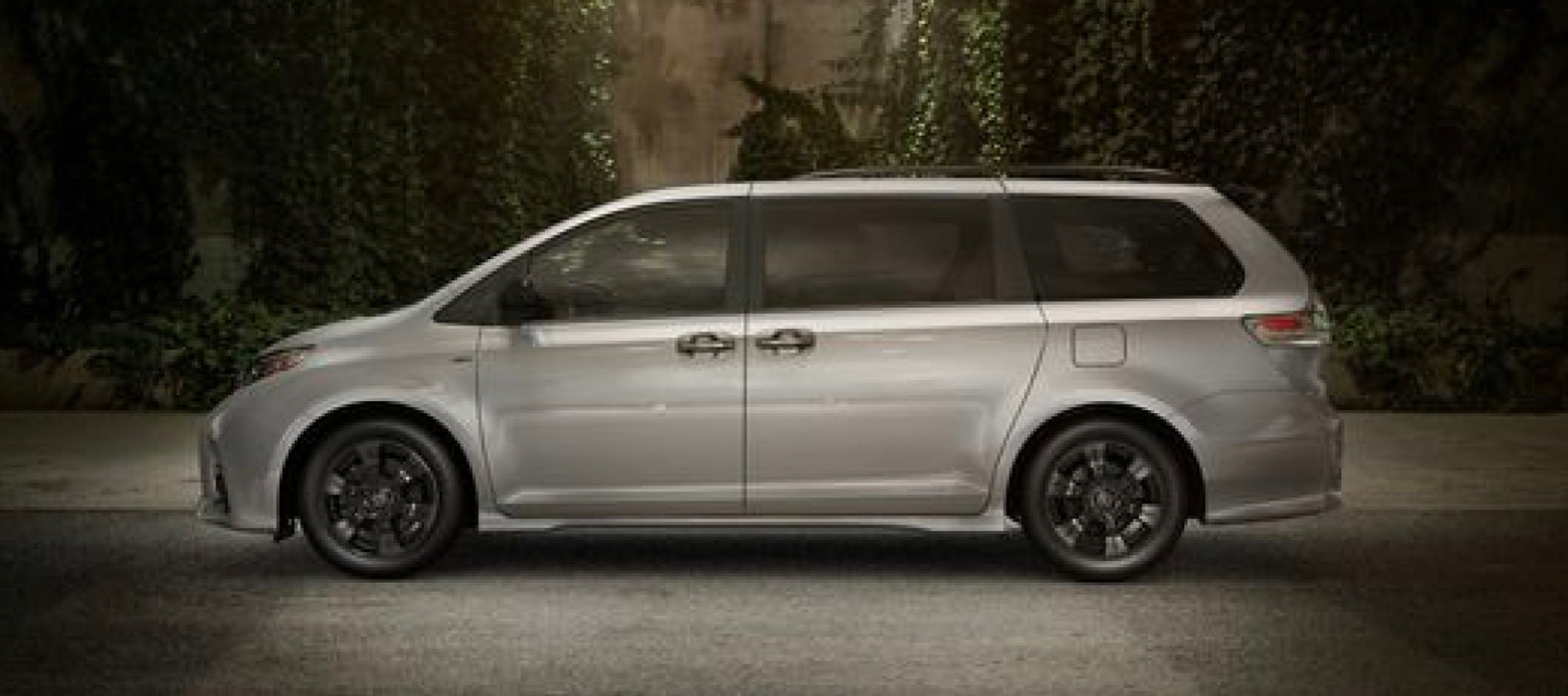 2020 Toyota Sienna SE Nightshade Edition blacks out the minivan - The ...