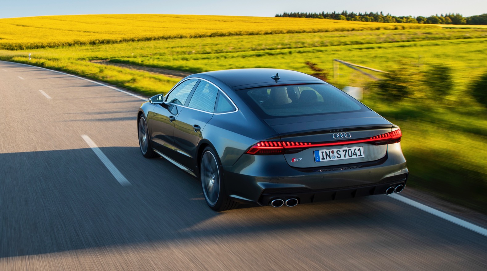 Audi s7 зад