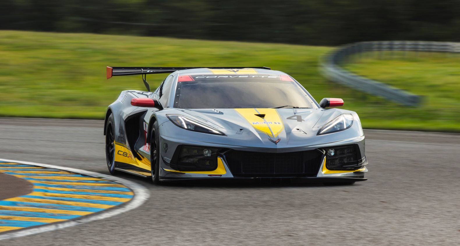 2020 Chevy Corvette C8.R race car has a surprise debut - The Torque Report