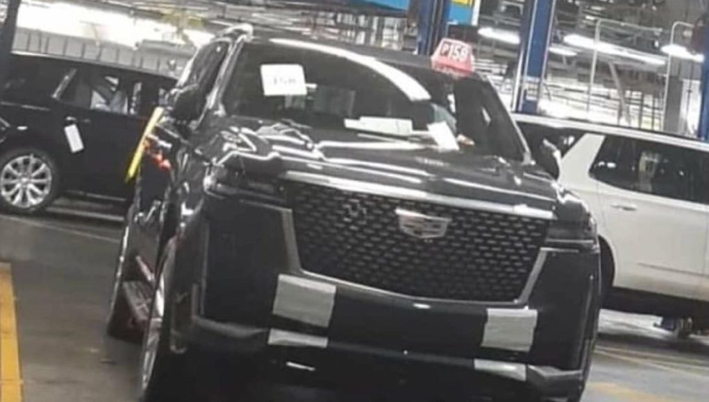 2021 Cadillac Escalade Leak