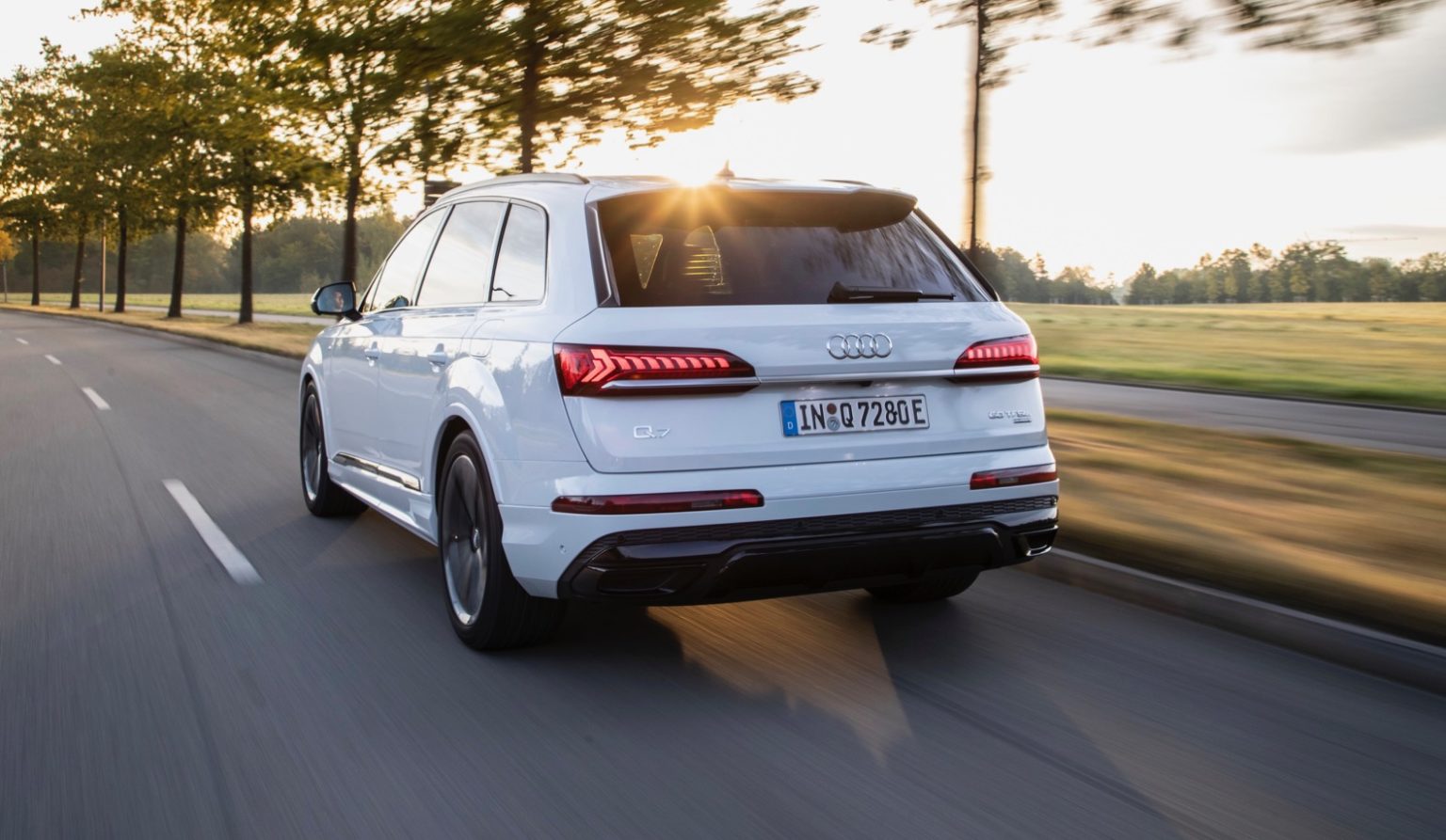 Audi Q7 Plugin Hybrid debuts with 27 mile EV range The Torque Report