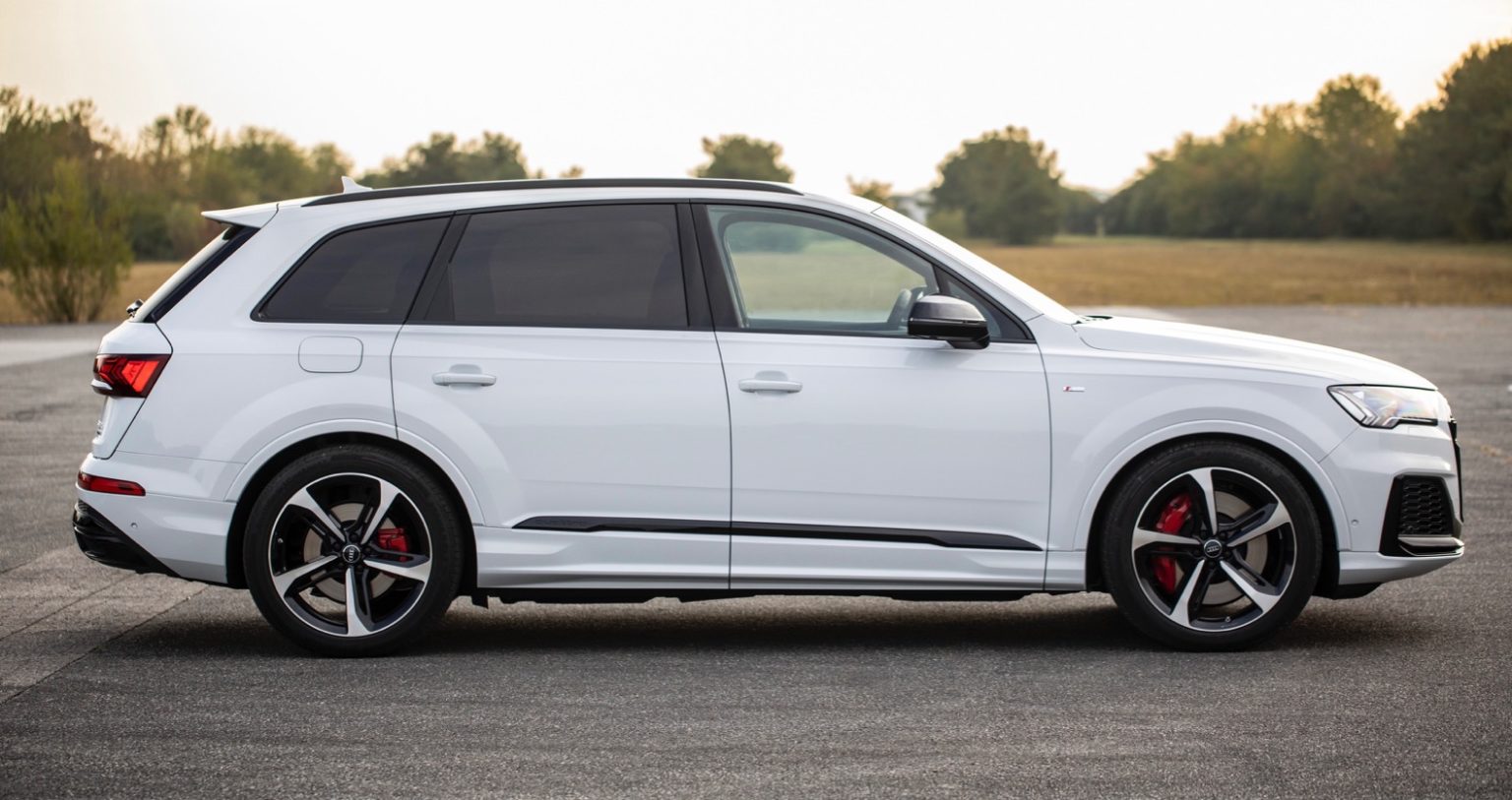 Audi Q7 Plugin Hybrid debuts with 27 mile EV range The Torque Report