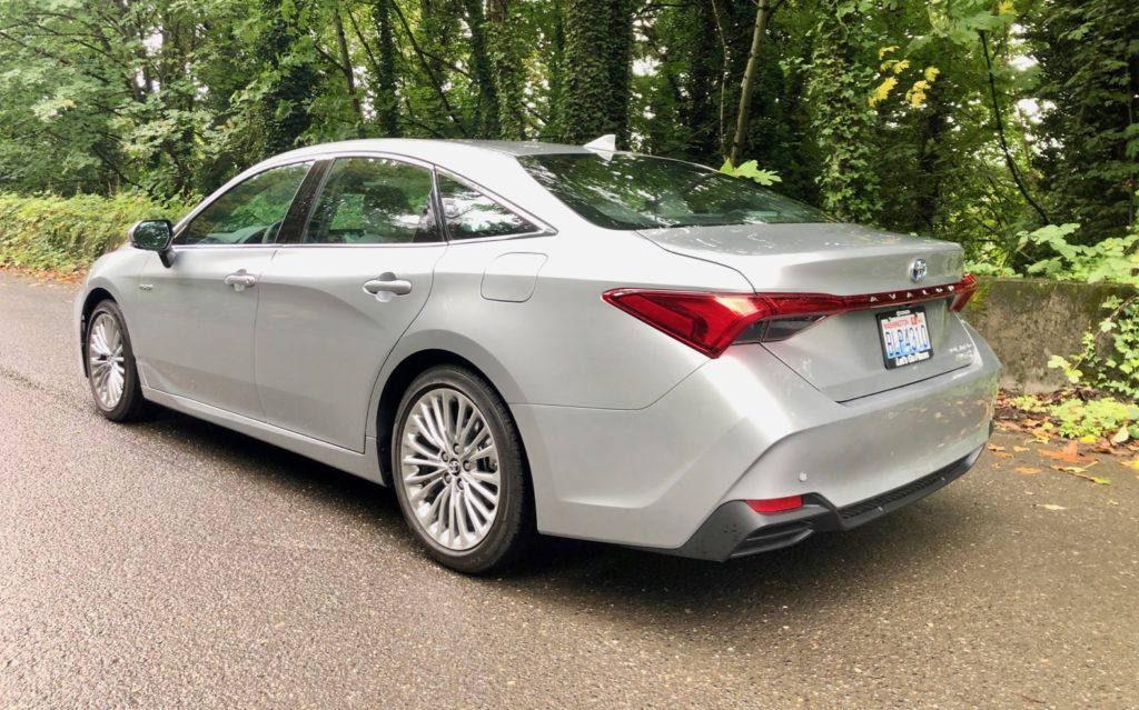 2020 Toyota Avalon Hybrid Review
