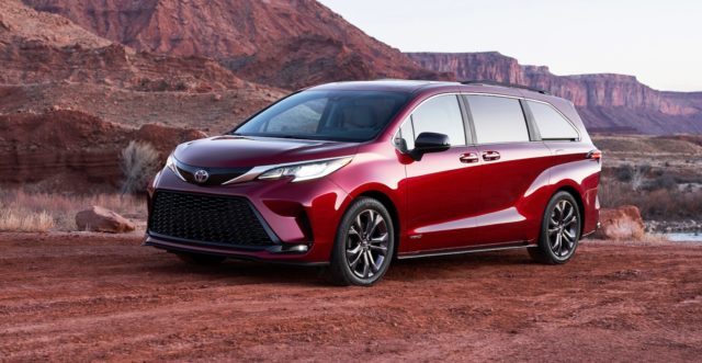 2021 Toyota Sienna goes full hybrid with more style 2021 Toyota Sienna