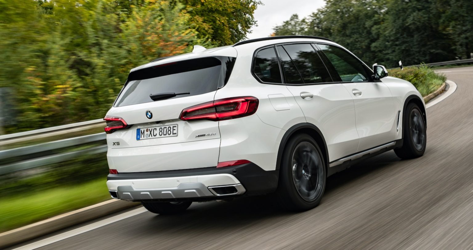 2021 BMW X5 xDrive45e plug-in hybrid priced at $66,395 - The Torque Report