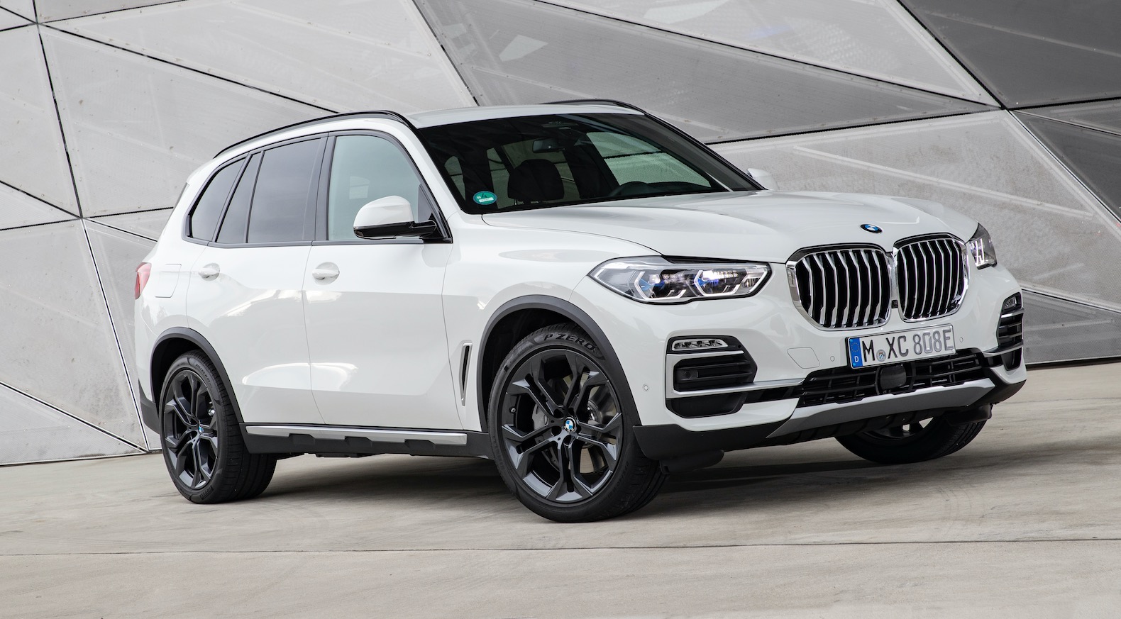 2021 BMW X5 xDrive45e plug-in hybrid priced at $66,395 ...