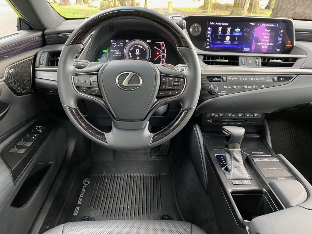 2020 Lexus ES 300h Review