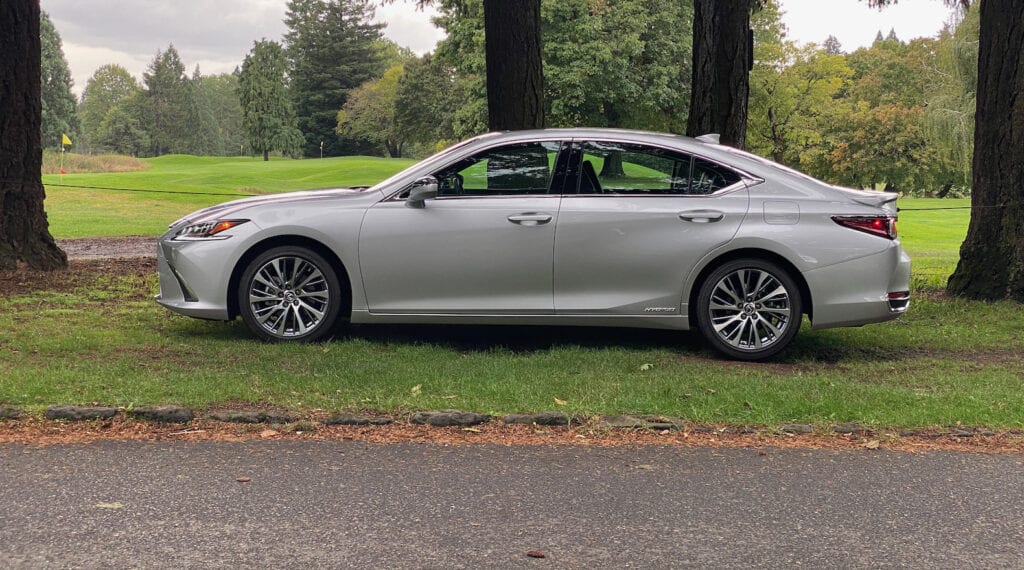 2020 Lexus ES 300h Review