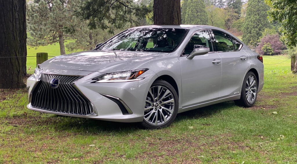 2020 Lexus ES 300h Review