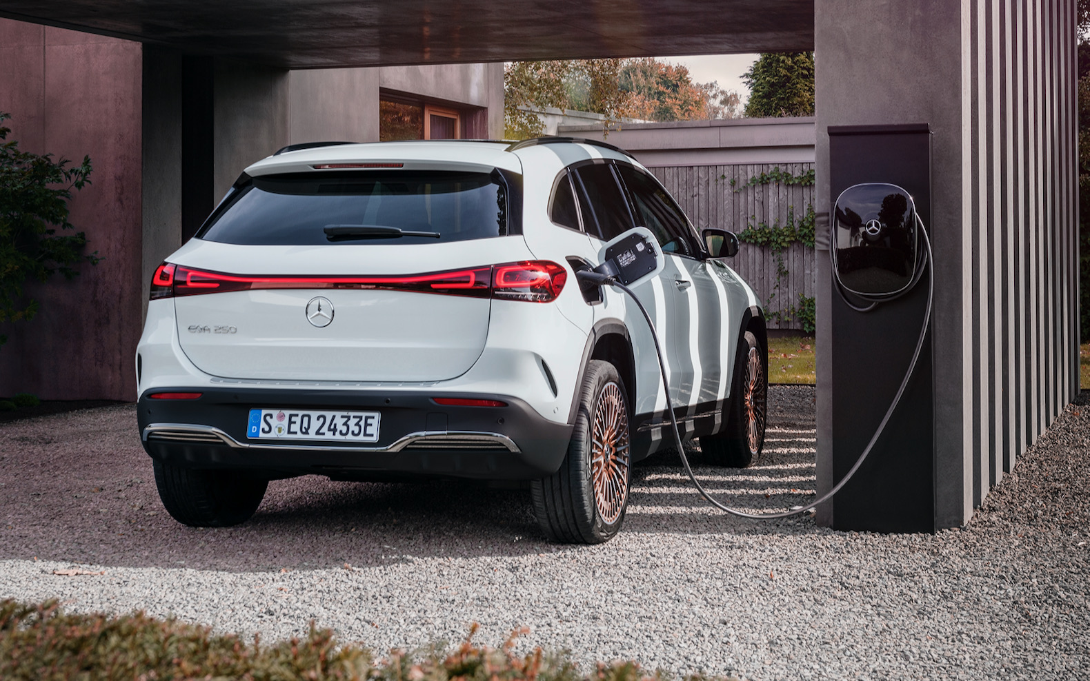 Mercedes-Benz Unveils the EQA Electric Crossover With a 300-Mile Range –  Robb Report