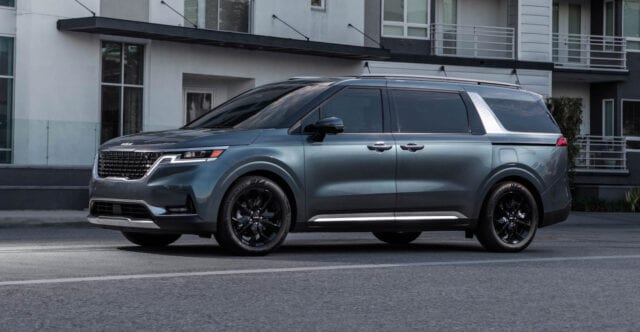 2022 Kia Carnival starts at $33,275 2022 Kia Carnival