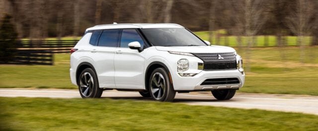 2022 Mitsubishi Outlander starts at $26,990 2022 Mitsubishi Outlander