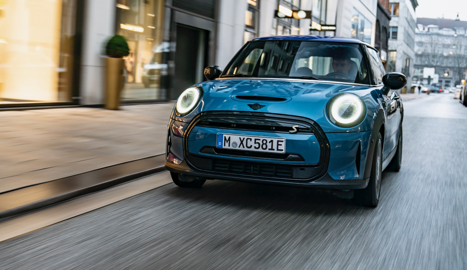 2022 Mini Cooper SE EV gets a facelift | The Torque Report