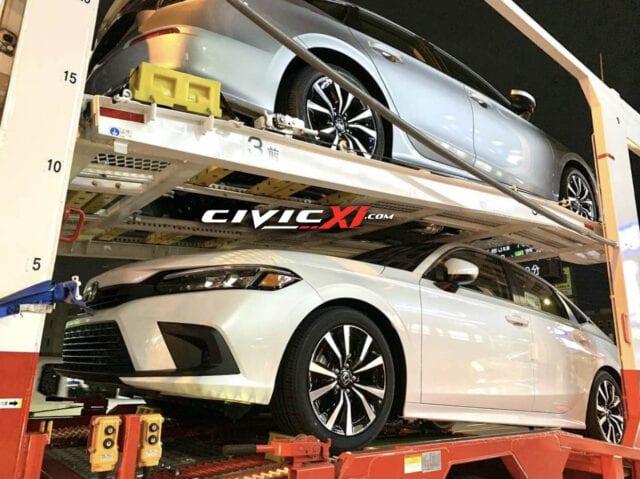 2022 Honda Civic sedan caught in Lunar Silver and Platinum White 2022 Honda Civic Sedan