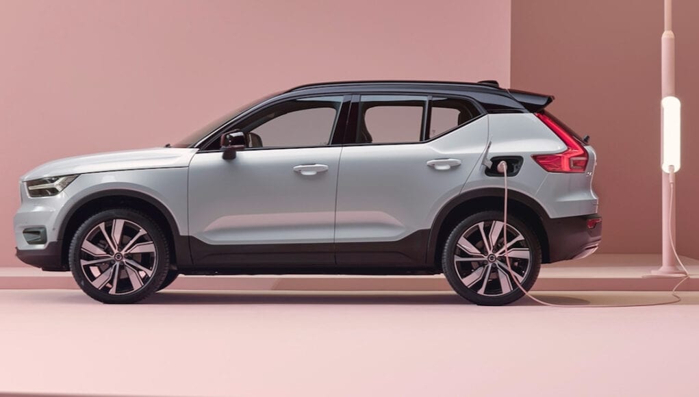 Volvo XC40 Recharge P8 AWD in Glacier Silver