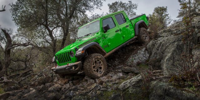 2021 Jeep Gladiator is available in Gecko Green for a few months 2021 Jeep Gladiator Rubicon in Gecko green